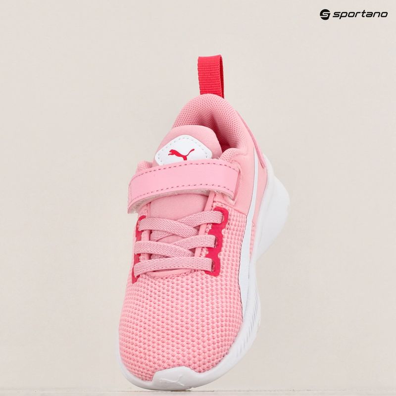 Детски обувки PUMA Flyer Runner V Inf lilac/puma white/puma pink 9