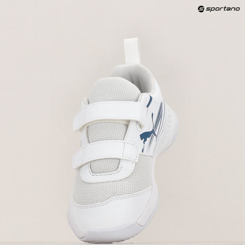 Детски спортни обувки за зала PUMA Varion II V Jr puma white/blue horizon 16