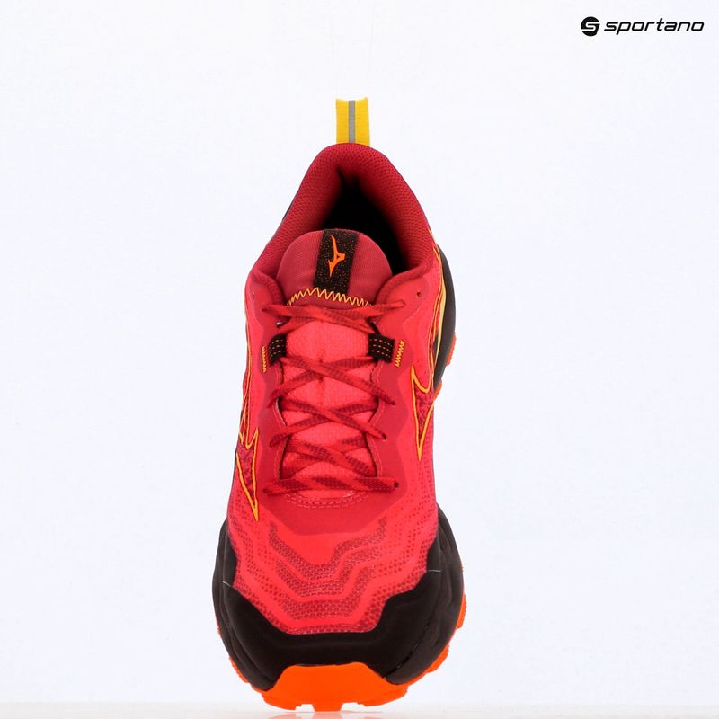 Мъжки обувки за бягане Mizuno Wave Daichi 9 high risk red/evening primrose/bright marigold 9
