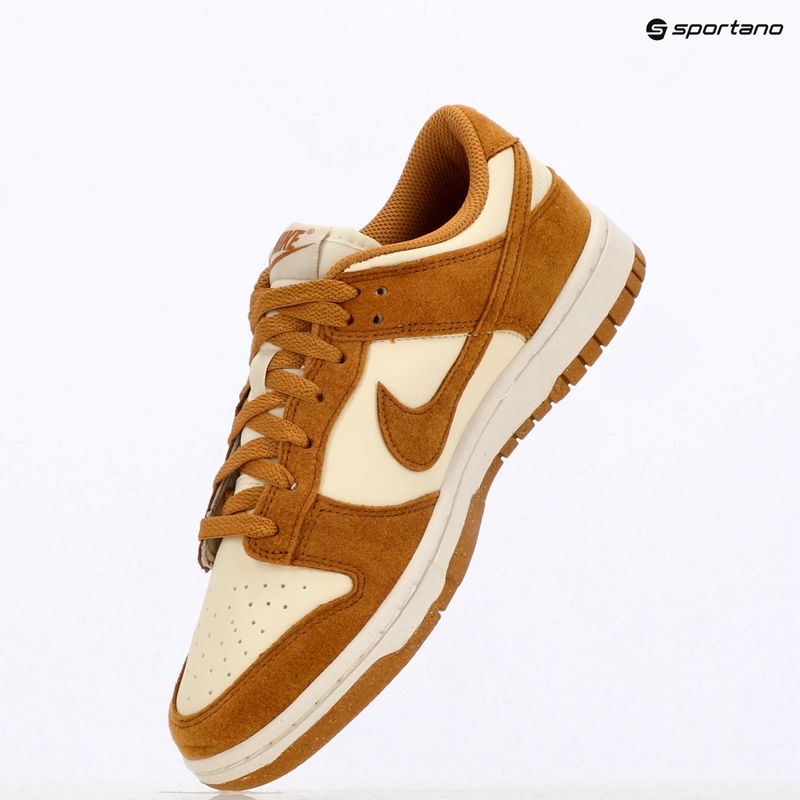 Дамски обувки Nike Dunk Low кокосово мляко/платно/лак 9