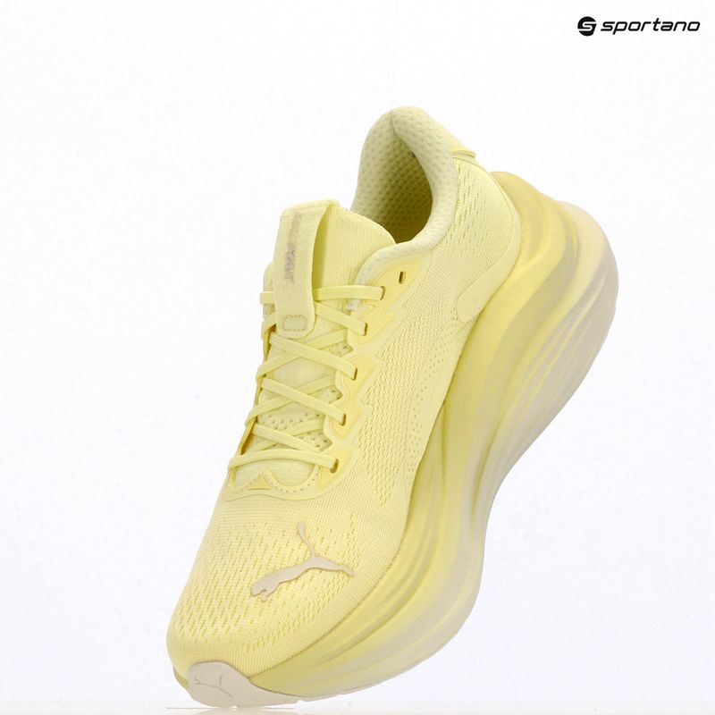 Дамски обувки за бягане PUMA MagMax Nitro gold moon 9