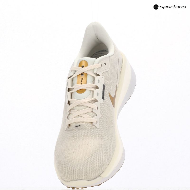 Дамски обувки за бягане Nike Vomero 17 phantom/light bone/sail/metallic gold 9