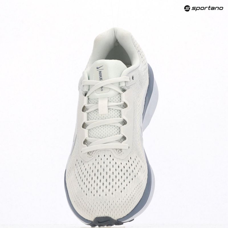 Дамски обувки за бягане Nike Winflo 11 summit white/metallic silver 18