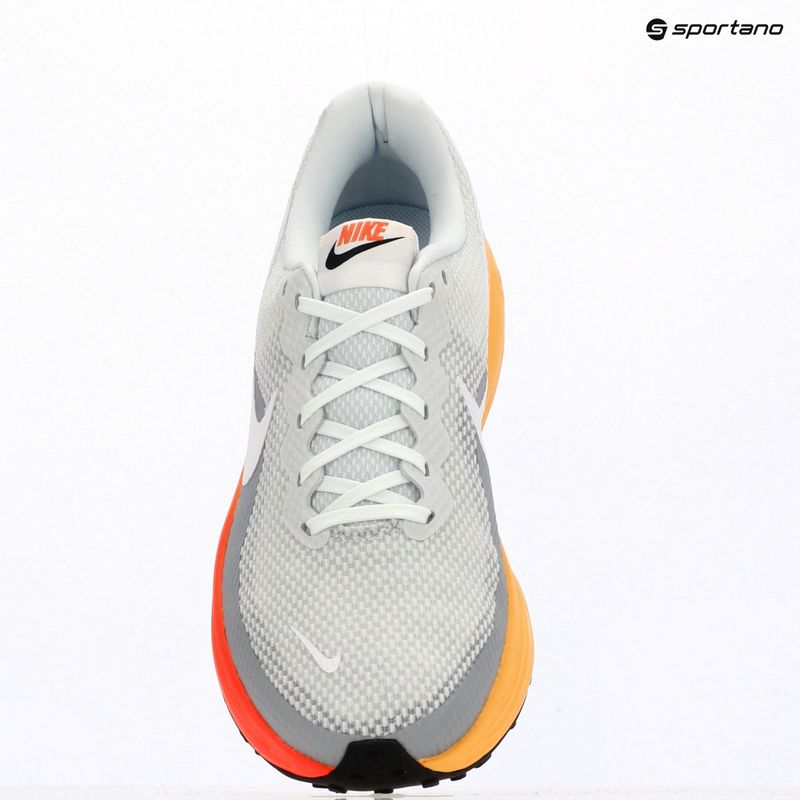 Мъжки обувки за бягане Nike Revolution 8 off white/wolf grey/topaz gold/white 11