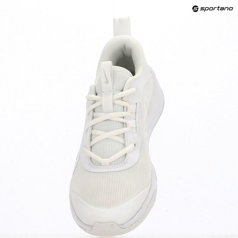 Детски обувки Nike Omni Multi-Court white/pure platinum/white 11