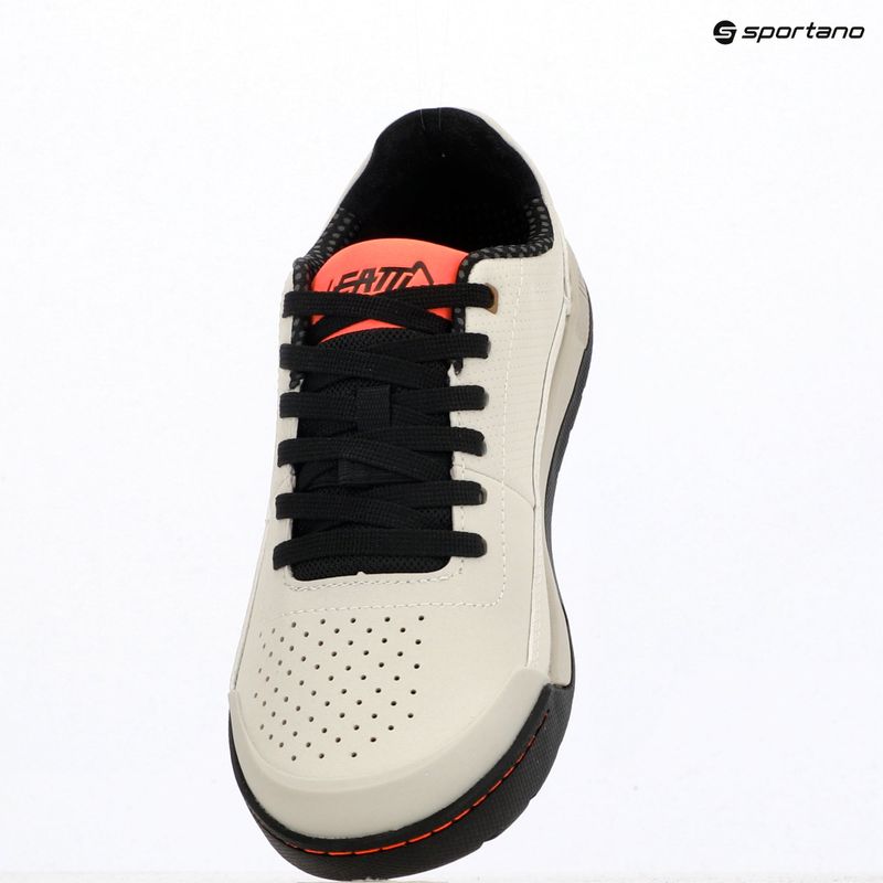 Мъжки велосипедни обувки с платформа Leatt Flat 2.0 cream white 9