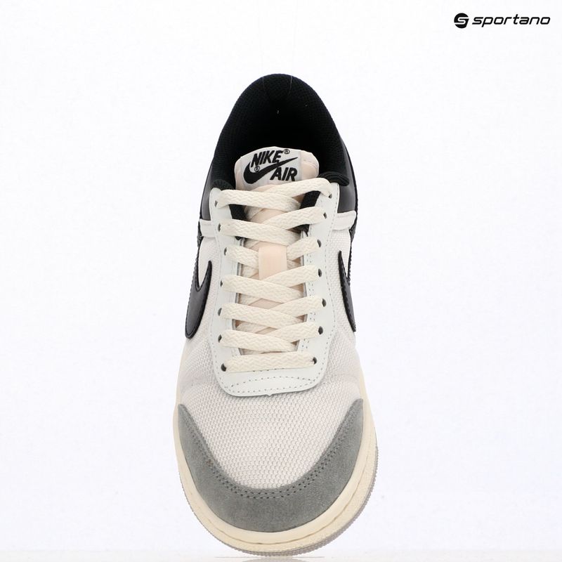 Дамски обувки Air Jordan Skyline Low summit white/light smoke grey/sail/black 9