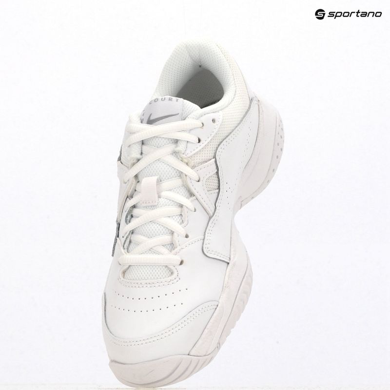 Детски тенис обувки Nike Court Lite 2 Jr white/metallic silver 9