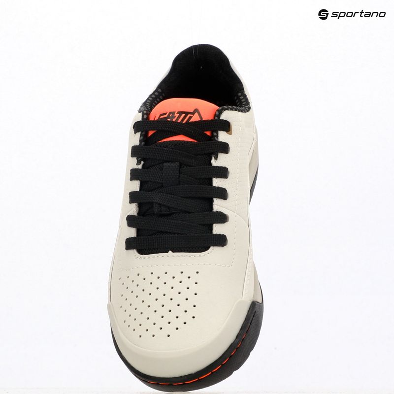 Дамски велосипедни обувки с платформа Leatt Flat 2.0 W cream white 9