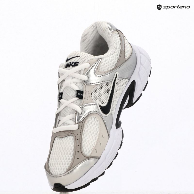 Детски обувки Nike V5 RNR white/vast grey/college grey/black 12