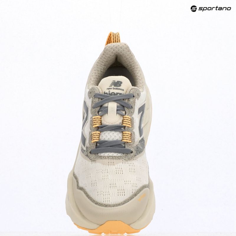 Дамски обувки за бягане New Balance Fresh Foam X Hierro V9 sea salt/white peach 9