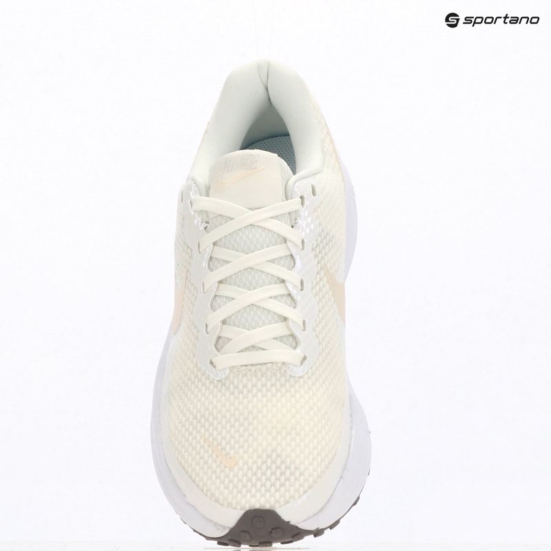 Дамски обувки за бягане Nike Revolution 8 sail/white/pencil point/chalk 9
