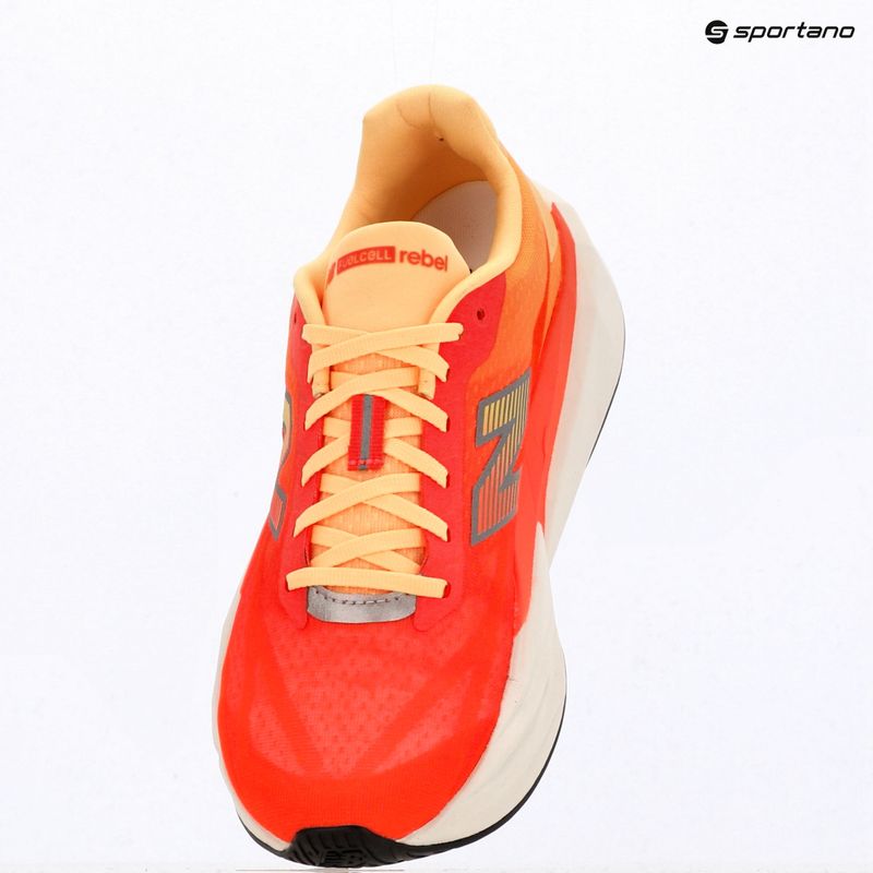 Мъжки обувки за бягане New Balance FuelCell Rebel V5 tangerine heat/silver metallic 9