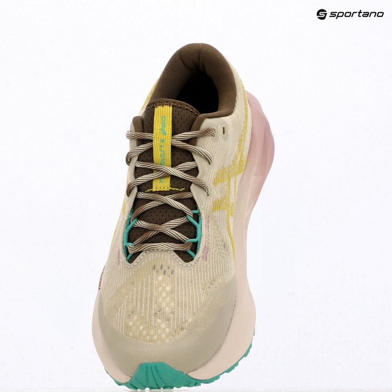 Дамски обувки за бягане ASICS Novablast 5 TR light dust/cacti 17