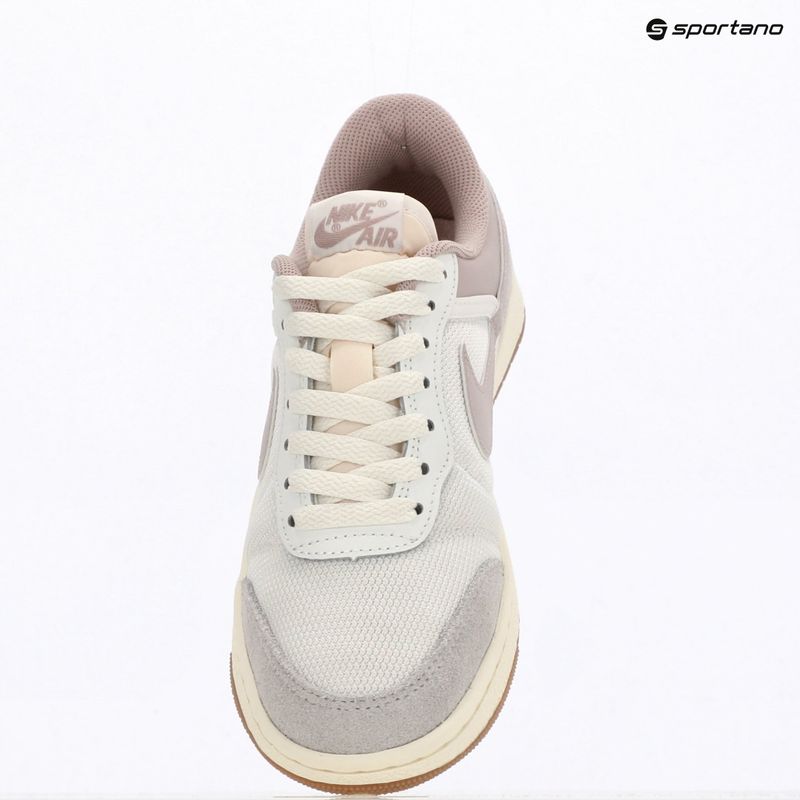 Дамски обувки Air Jordan Skyline Low summit white/neutral grey/particle rose 10