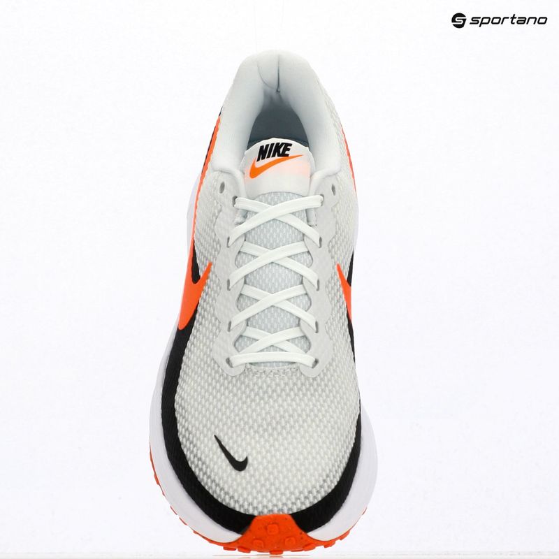 Мъжки обувки за бягане Nike Revolution 8 off white/white/black/total orange 6