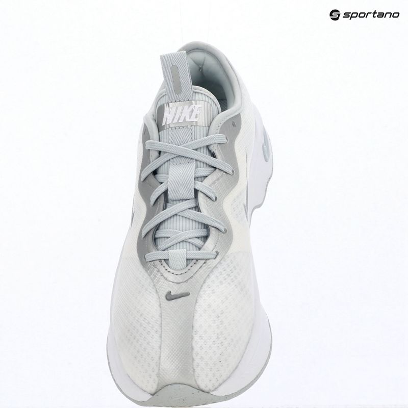 Дамски обувки Nike Motiva 2 white/pure platinum/metallic silver 10