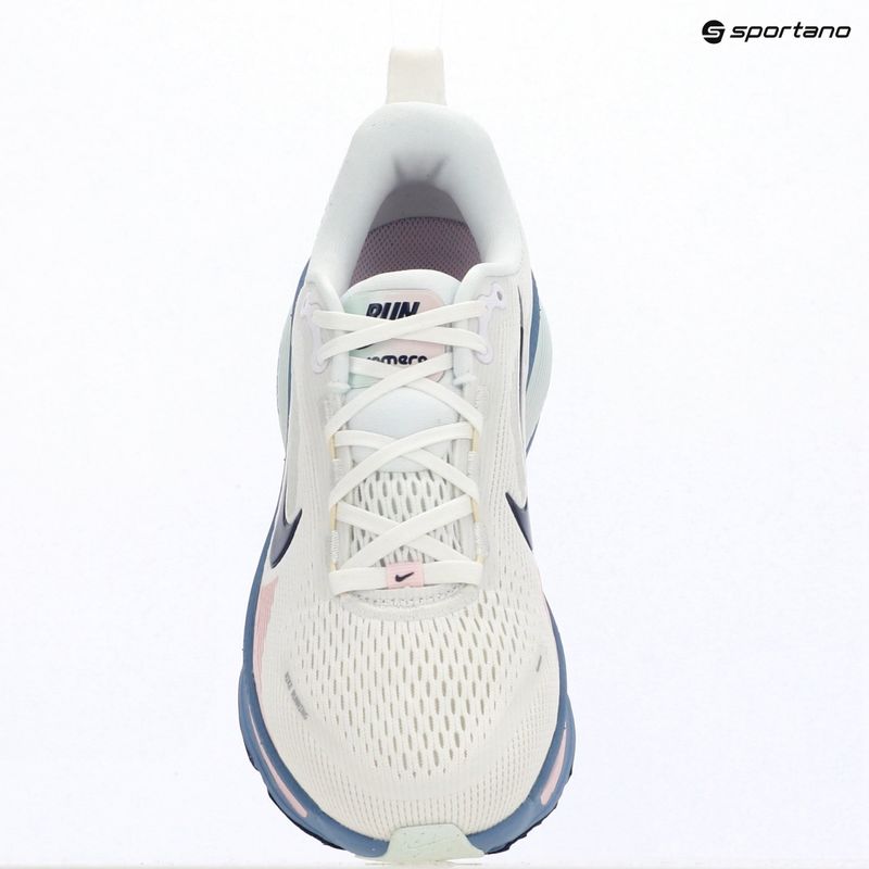 Дамски обувки за бягане Nike Vomero 18 white/work blue/midnight navy 14