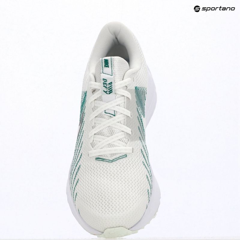 Дамски обувки за бягане Nike Run Defy summit white/white/metallic silver 14