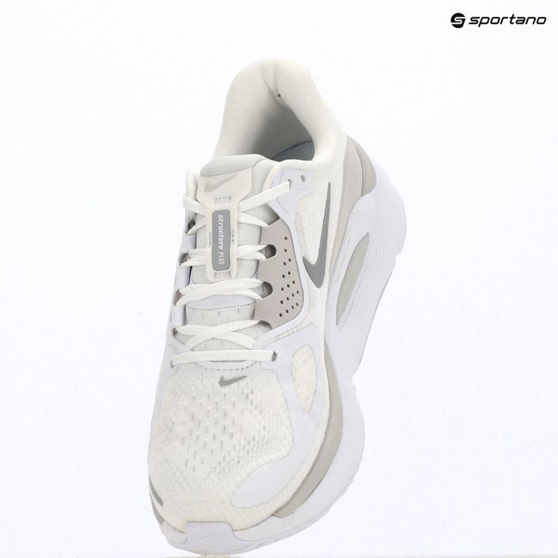 Дамски обувки за бягане Nike Structure Plus white/photon dust/metallic silver 15