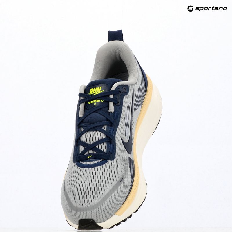 Мъжки обувки за бягане  Nike Vomero 18 wolf grey/pewter/sail/midnight navy 15