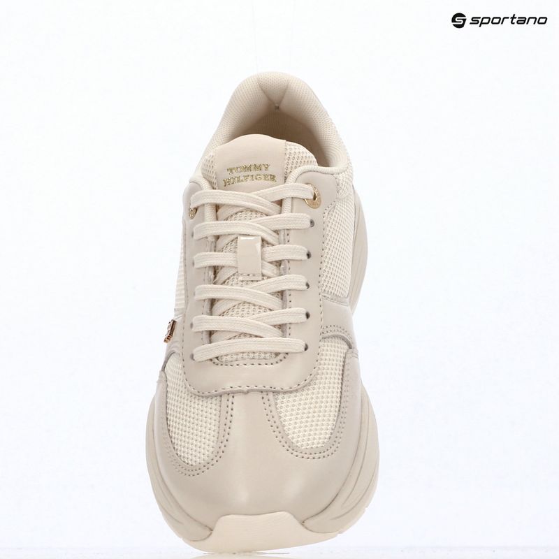 Дамски обувки Tommy Hilfiger ModernRunner Shiny Leather soft cream 9