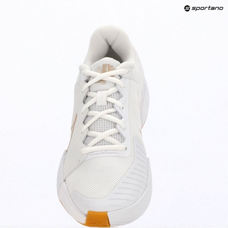 Дамски обувки за тенис Nike GP Challenge Pro white/summit white/linen/light orewood brown 7