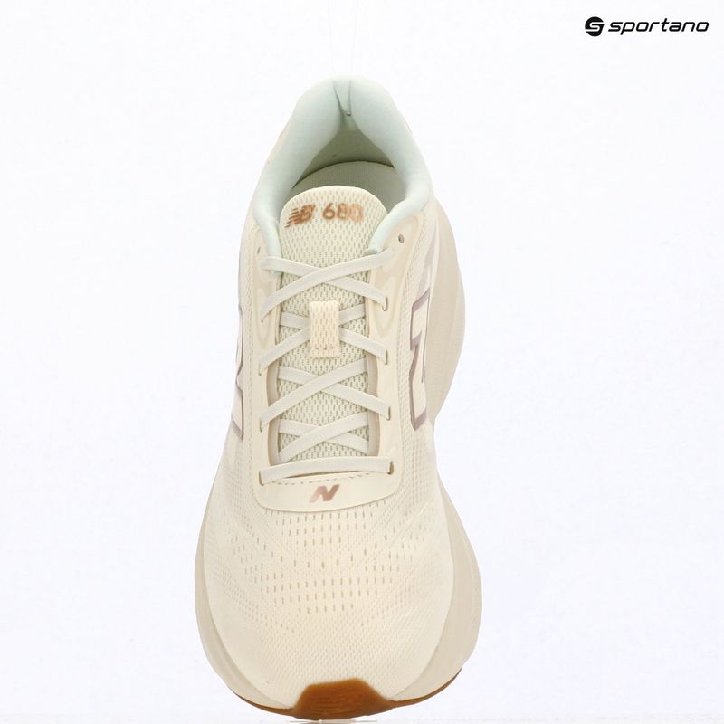 Дамски обувки за бягане New Balance Fresh Foam 680's V9 beige 7