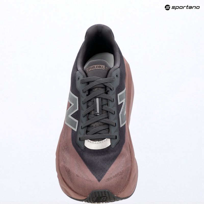 Мъжки обувки за бягане New Balance FuelCell Rebel V5 magnet/pebble 9