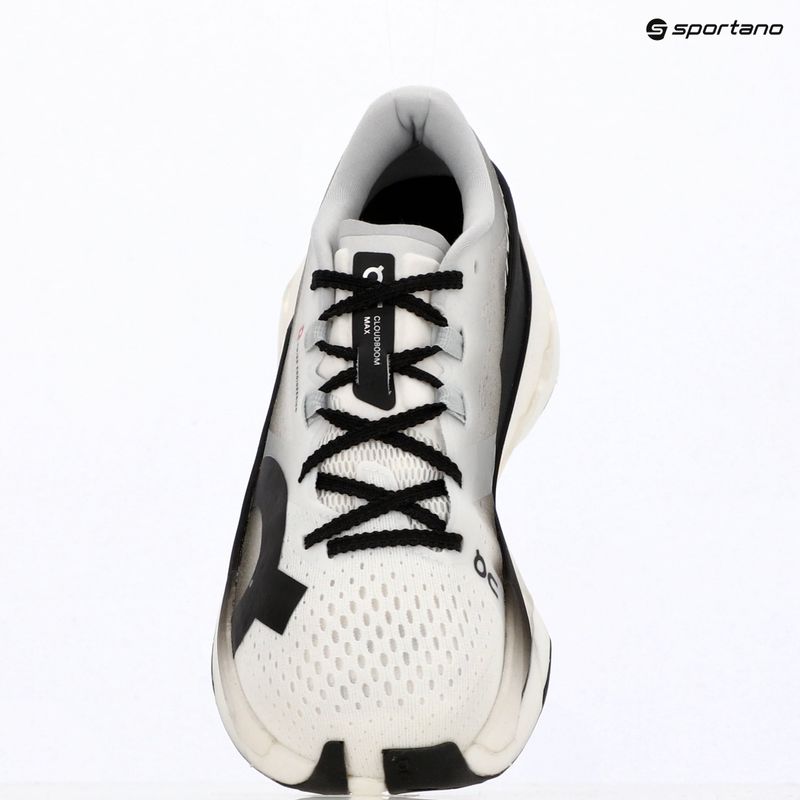 Дамски обувки за бягане On Cloudboom Max white/black 9