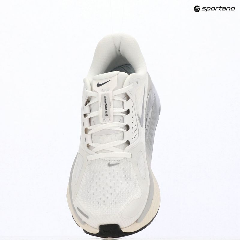 Дамски обувки за бягане Nike Structure Plus summit white/photon dust/metallic silver 5