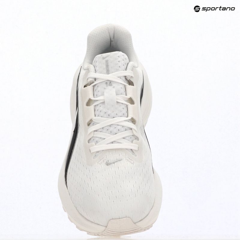 Дамски обувки за бягане Nike Downshifter 14 white/summit white/metallic silver 10
