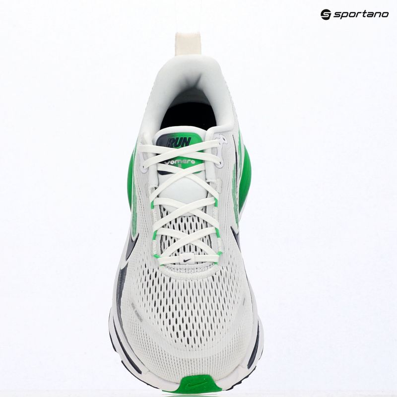 Мъжки обувки за бягане  Nike Vomero 18 white/green spark/midnight navy 17