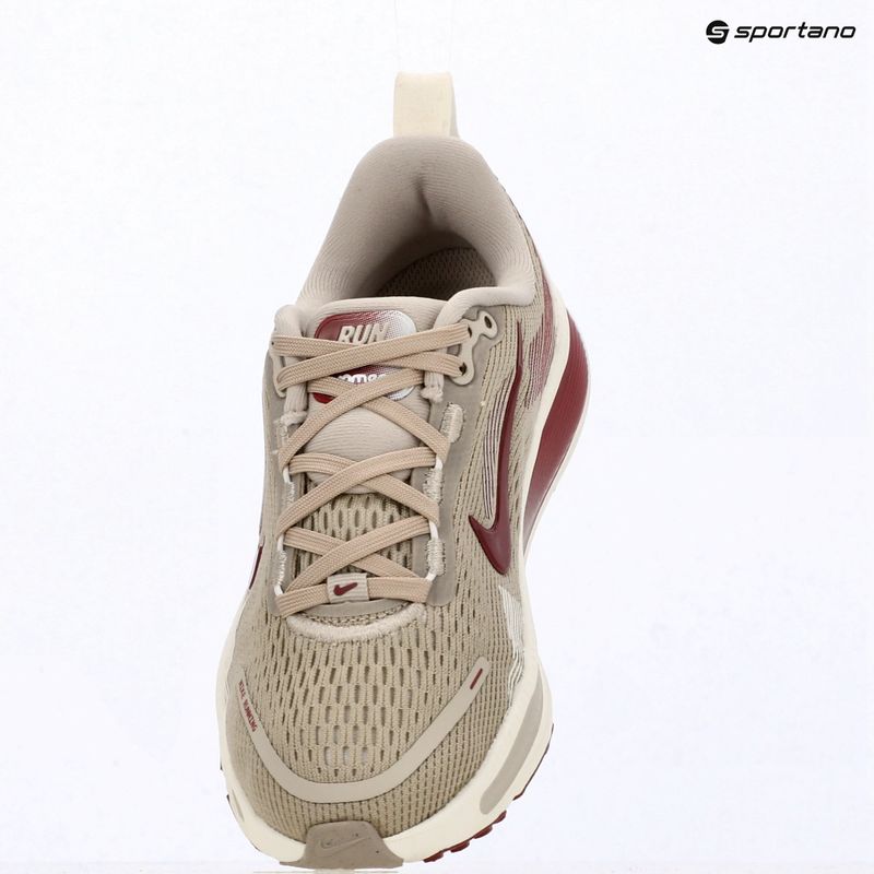 Маратонки за бягане Nike Vomero 18 cream ii/sail/pink smoke 15