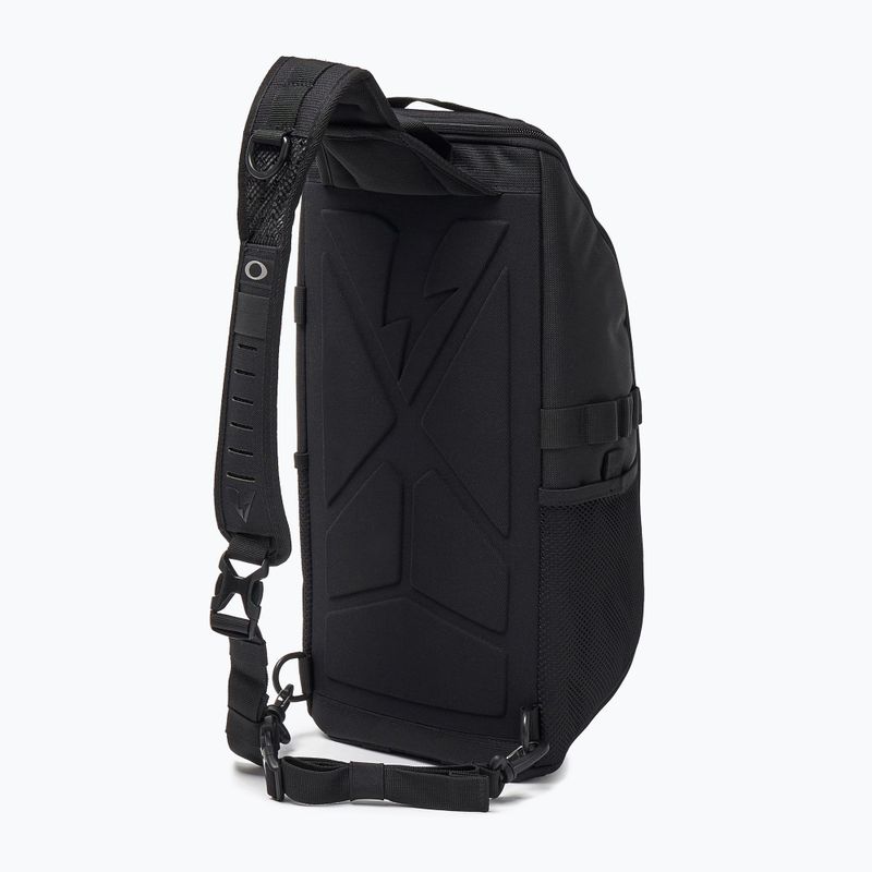 Градска раница за едно рамо Oakley Extractor Sling 2.0 23 l blackout tbl 2