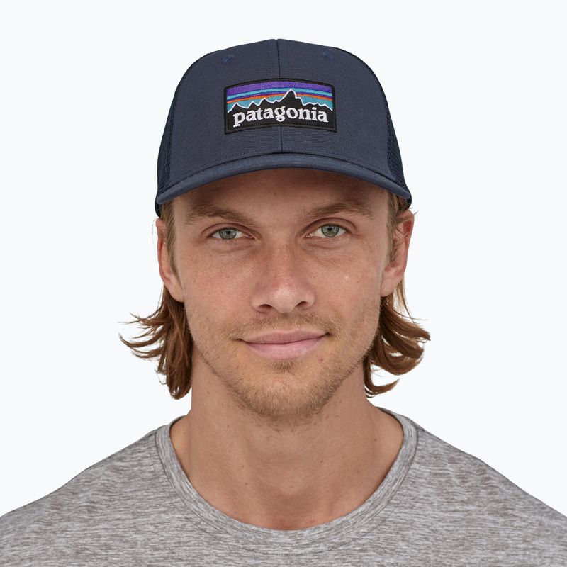 Patagonia P-6 Logo Trucker бейзболна шапка тъмносиня 3