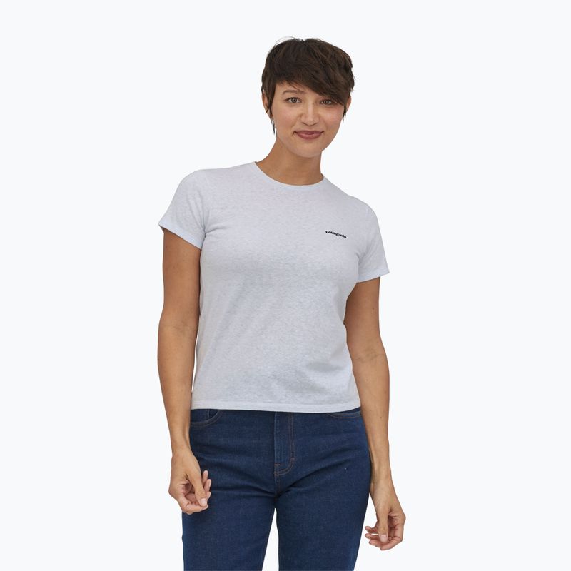 Дамска тениска за трекинг Patagonia P-6 Logo Responsibili-Tee white