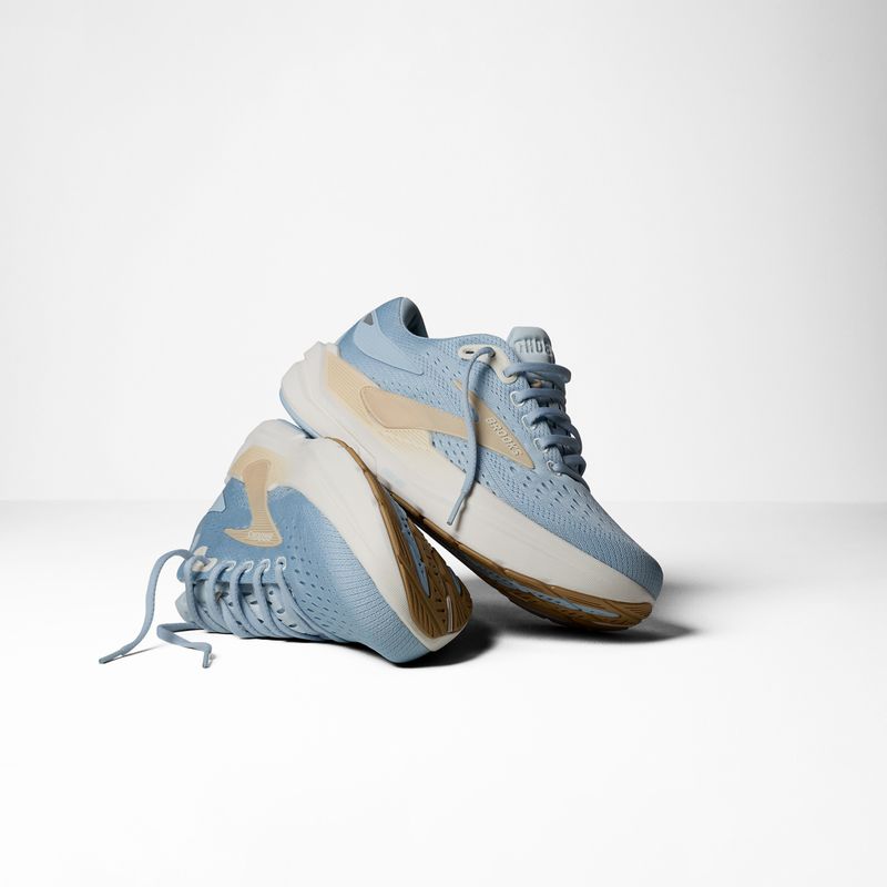 Дамски обувки за бягане Brooks Ghost Max 3 skyway/coconut/sand 8