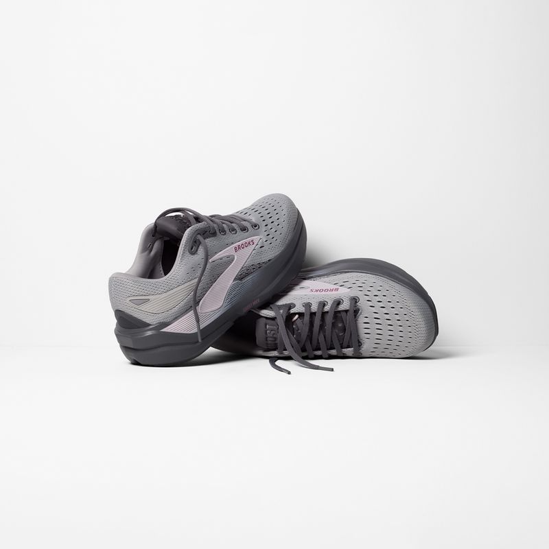 Дамски обувки за бягане Brooks Ghost Max 3 harbour mist/poppy seed/pink 8