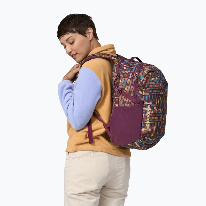 Patagonia Refugio Day Pack 26 l fitz roy patchwork/night plum туристическа раница 4