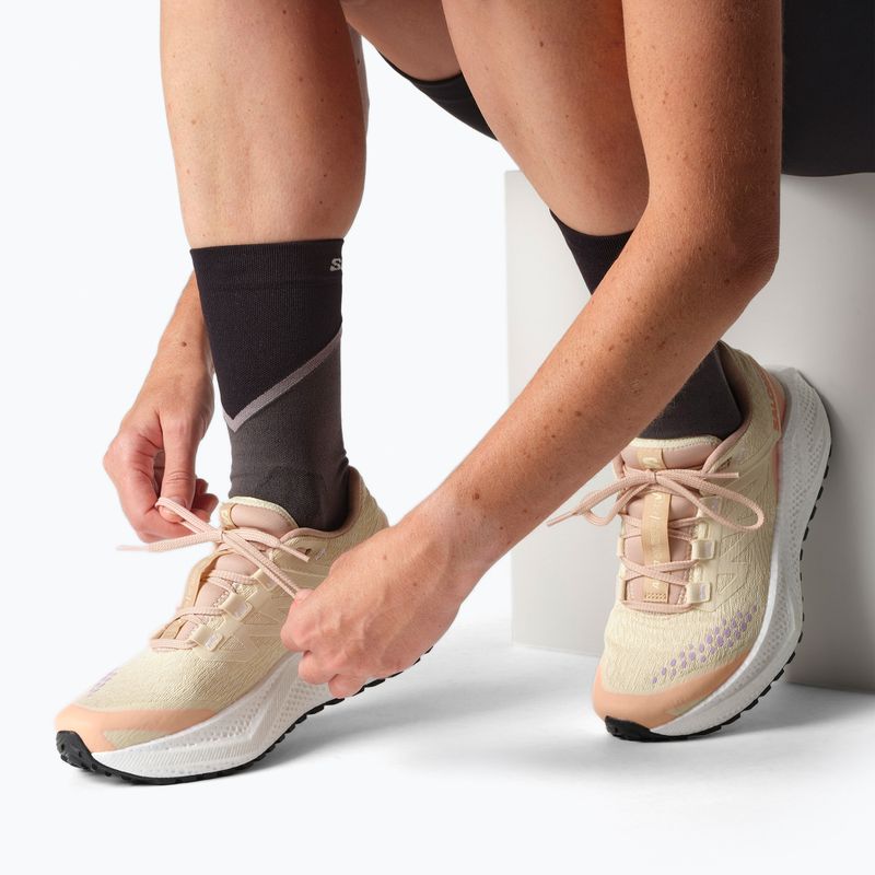 Дамски обувки за бягане Salomon Aero Glide 3 shortbread/white/fushion coral 8