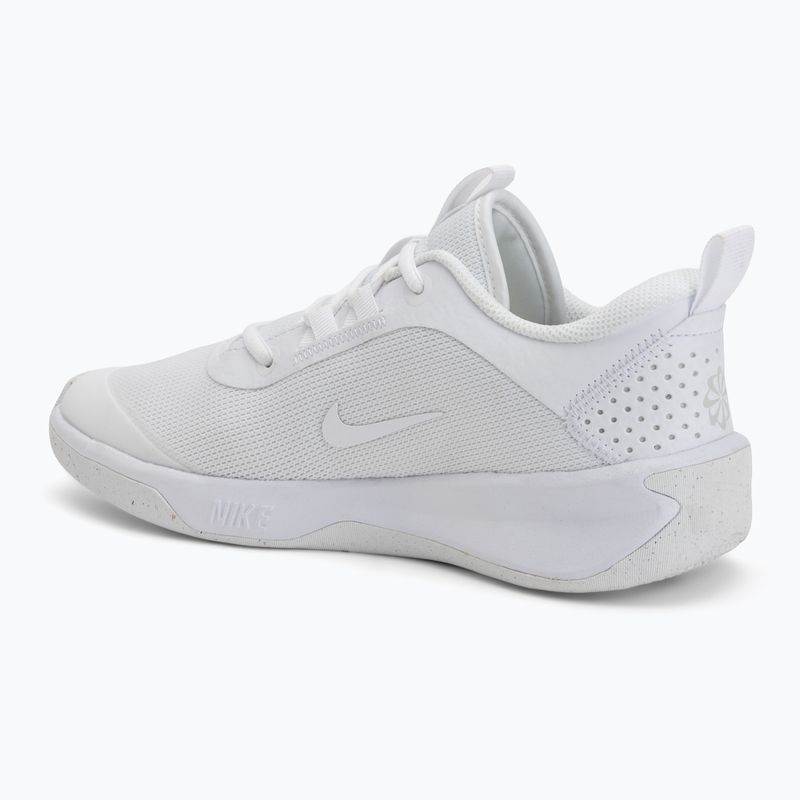 Детски обувки Nike Omni Multi-Court white/pure platinum/white 3