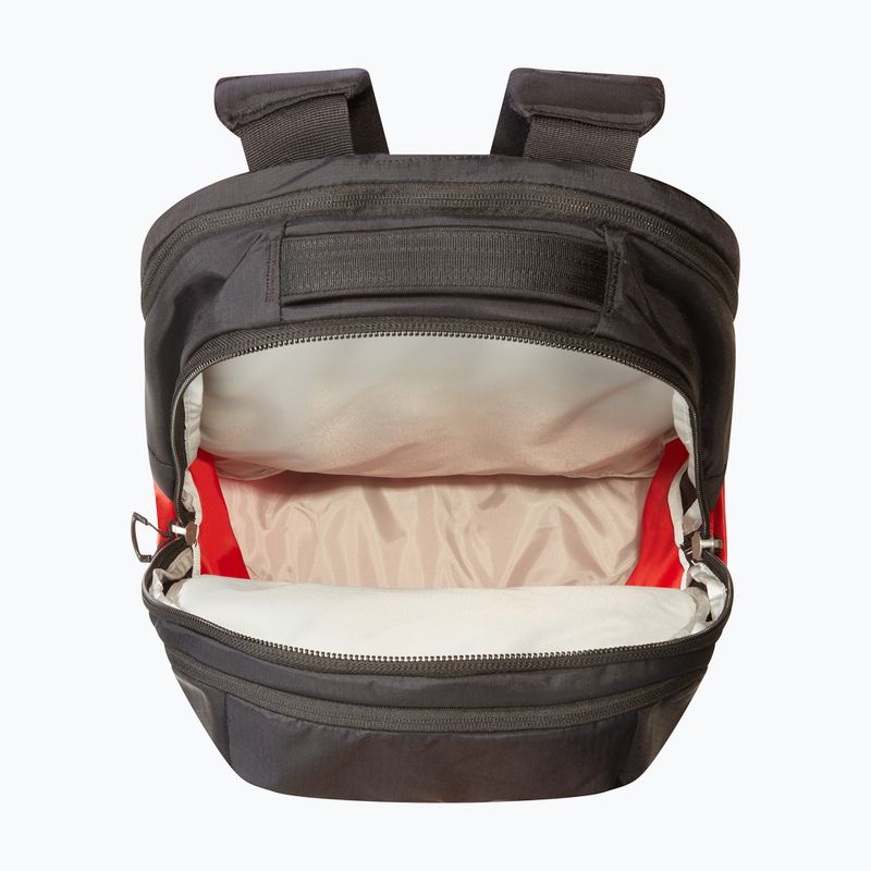 The North Face Borealis 28 l огненочервена раница за туризъм с голям печат/черна 4