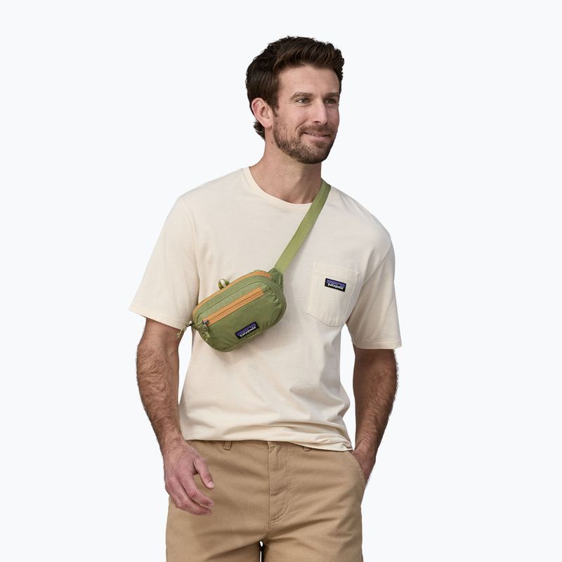 Чантичка за кръста Patagonia Ultralight Black Hole Mini Hip Pack 1 l buckhorn green 2
