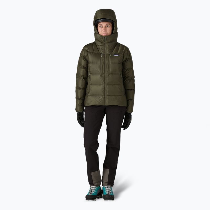 Patagonia дамско пухено яке Fitz Roy Down Hoody pine needle green 2