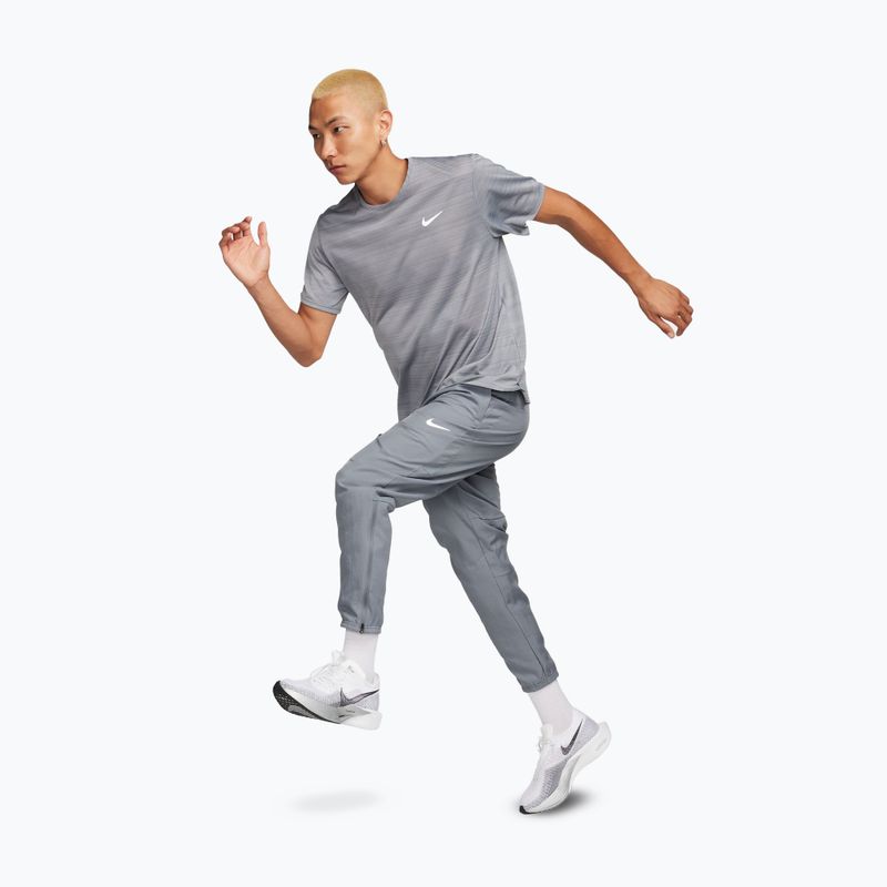 Мъжки панталони Nike Dri-Fit Challenger Woven grey/black 2