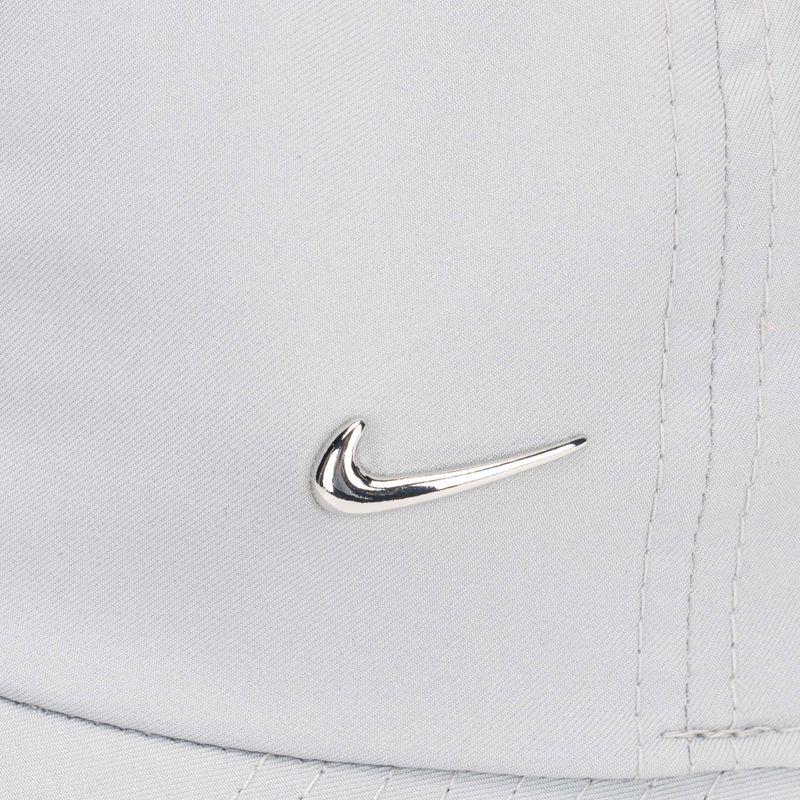 Бейзболна шапка Nike Dri-Fit Club Unstructured Metal Swoosh light smoke grey/metallic silver 4