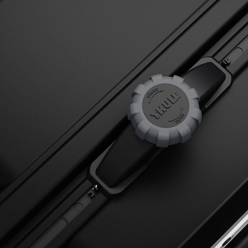 Черна матова покривна кутия Thule Force 3 M 8