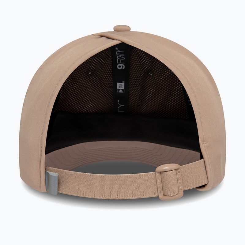 Дамска бейзболна шапка New Era Open Back Cap pastel brown 4