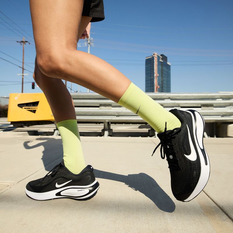 Дамски обувки за бягане Nike Journey Run black/white 10